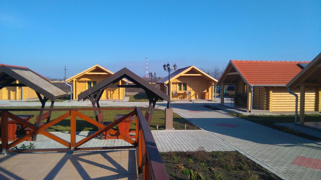 Tuzséri Pálinka Tanya Exterior foto